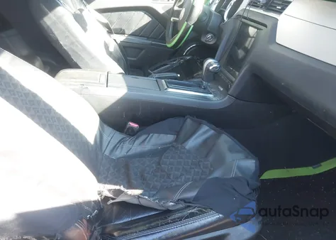 2010 Ford Mustang V6/V6 Premium из США, поврежденный, VIN 1ZVBP8ANXA5107149